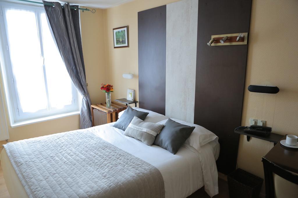Auberge La Pomme De Pin Hotell Senonches Rom bilde