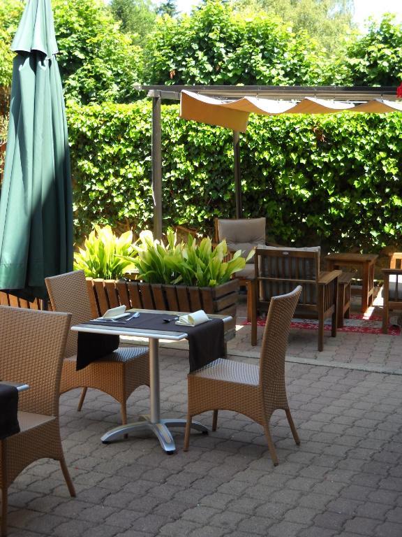 Auberge La Pomme De Pin Hotell Senonches Eksteriør bilde