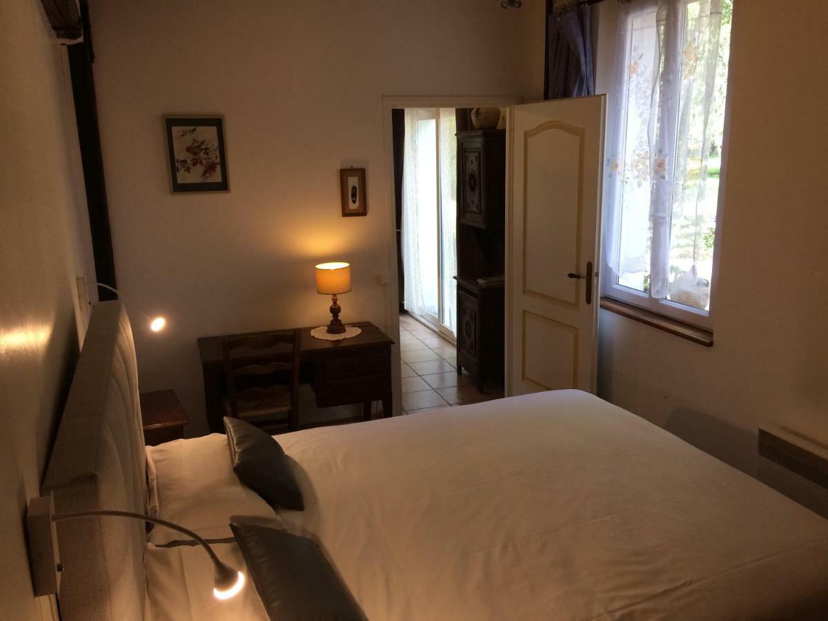Auberge La Pomme De Pin Hotell Senonches Eksteriør bilde